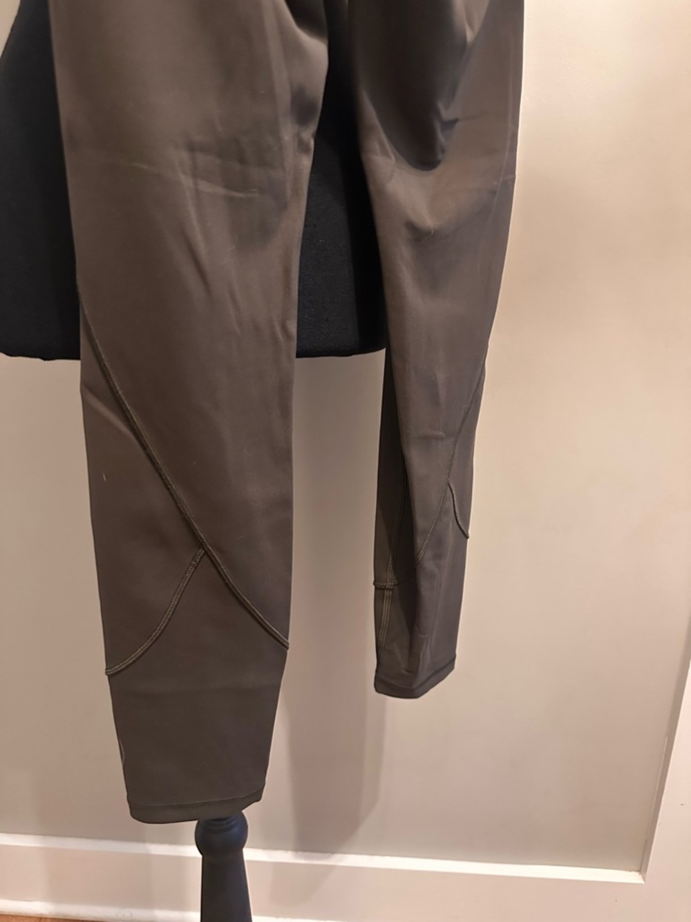 lululemon Olive High-Rise Yoga Leggings - Picture 3 of 5